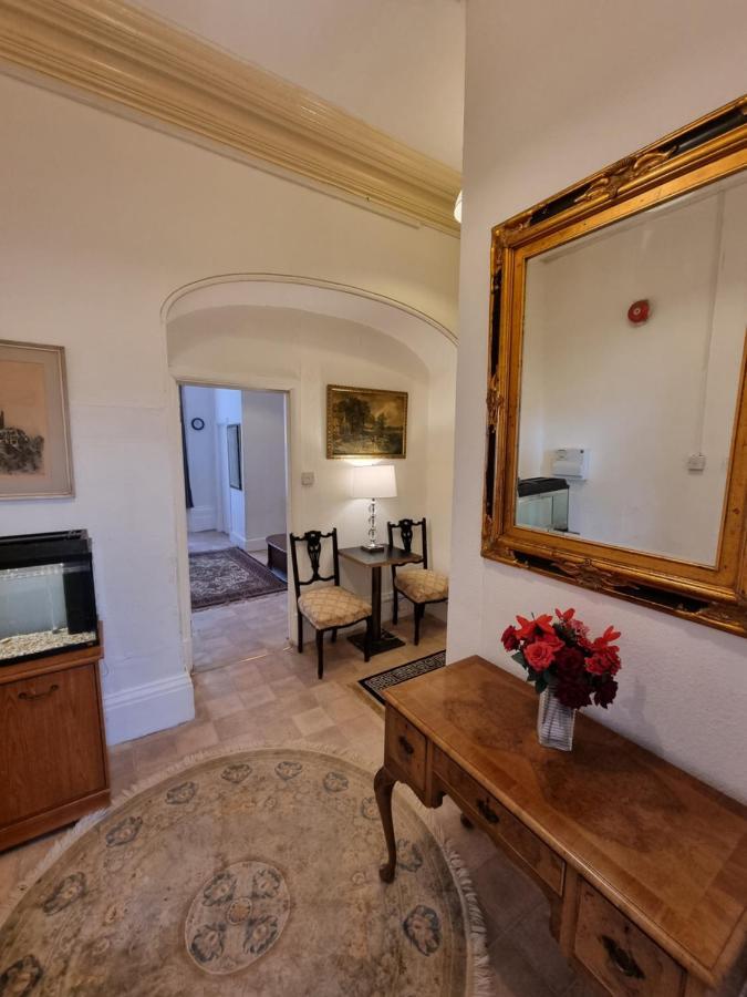 Large Flat Next To Port, Cliffs, Beach With Parking Dover Esterno foto
